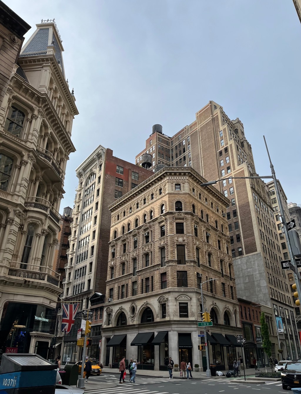 Boxes Made of Stone and&nbsp;Steel